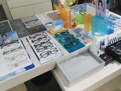 -视野联行眼镜蔡司·依视路官方授权店(顺城店)