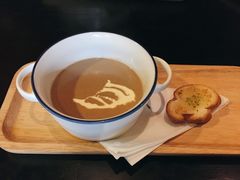 松露蘑菇奶油汤-C&R西班牙餐厅