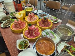 -四囍码头海鲜烧烤自助火锅(外滩南京东路悦荟广场店)