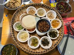 -包整·丝娃娃(一览甲秀楼风景店)