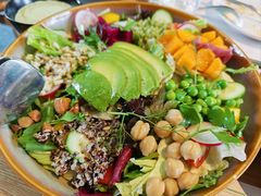 牛油果杏仁藜麦沙拉-幸薈飯堂