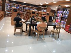 -新华书店(沙坪坝书城店)