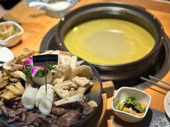 -一朵菌·野生菌探索家火锅(南亚店)