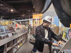 -浣熊唱片店(上海影城店)