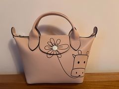 -Longchamp(佛罗伦萨小镇奥特莱斯店)