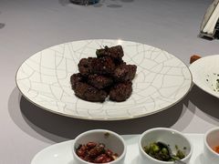 沪市牛肉粒-屋里厢上海菜馆
