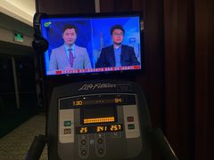 -深圳富苑皇冠假日套房酒店