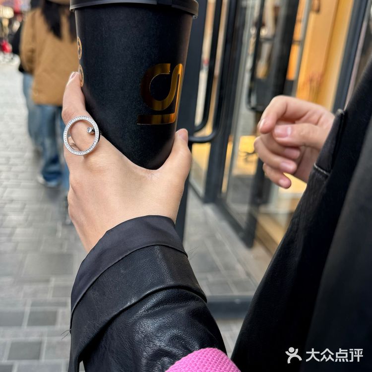 属于北京的本土奶茶 多巴胺风一下成为各大商圈里最靓的仔