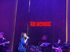 -TZ House音乐现场(来福士中心店)