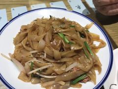 干炒牛河-粤港湾砂锅粥·宵夜(宝龙店)