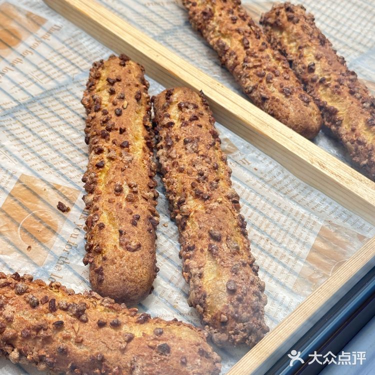 🍮麦焙乐泡芙，招牌脆皮奶棒很好吃