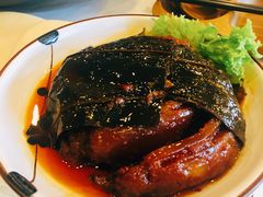 粉蒸肉带饼-小六汤包砂煲菜(文景路店)