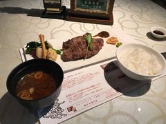 神户牛肉-神戸牛八坐和(阪急三宮店)