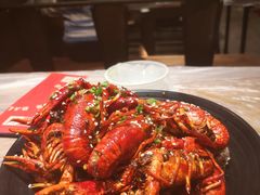 -巴厘龙虾·榜首油焖大虾(音乐学院·沿江酒馆店)