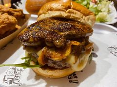 招牌鹅肝牛肉汉堡-Grinder 绞肉机汉堡(武定路店)