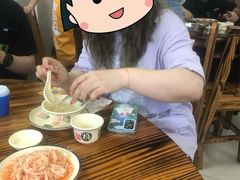 -周良天山牛杂城(天山路总店)