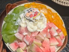 蜡笔小新芭乐芒果青提草莓雪冰-五马集·海鲜·温州大牌档(黑金冠五马街十字路口店)