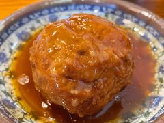 咸蛋黄狮子头-老外婆本帮面(塔城路店)