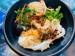 -桥香园过桥米线(国贸店)