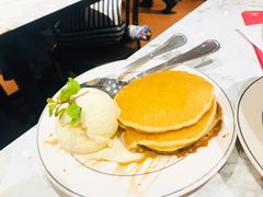 薄烤饼配雪糕-关夫人餐厅(阳光广场店)