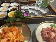 -围炉肉舍•炭烤活鳗•丹东海鲜烤肉(步行街店)