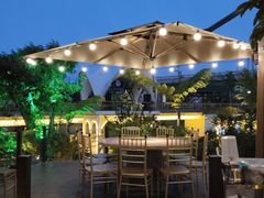 -茅草房·河畔园林火锅