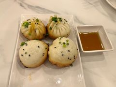 蟹粉虾肉双拼生煎-南八仙·老上海味道(南京东路店)