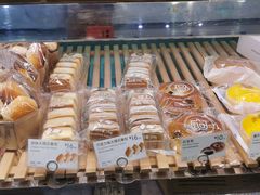 -巴黎贝甜(大宁国际商业广场店)