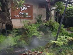 -Chom Cafe and Restaurant
