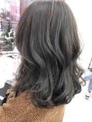 -茶发Salon·烫发染发理发