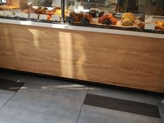 面包甜点陈列柜-YUMI芽米·法式烘焙·咖啡(文化宫店)