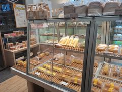 面包甜点陈列柜-沁园(南坪上海城店)