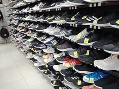 -阿迪达斯(澳门水坑尾街店)