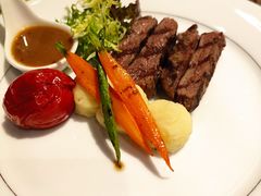 -香格里拉鱼跃地中海西餐厅·牛排披萨