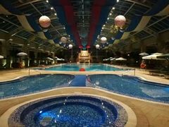 -三岔湖环球融创天堂洲际酒店水乐园