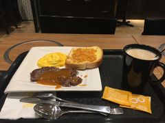 薄牛扒配炒滑蛋加肉松多士-大家乐(广州番禺祈福店)