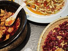 -万重锦·人文川菜馆(骡马市店)