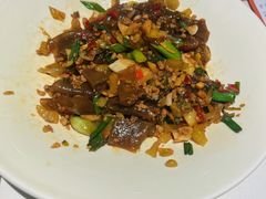 -阿瓦山寨·湘菜现炒·剁椒鱼头王(咸阳总店)