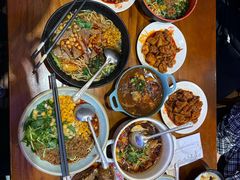 -爆炸头阿姨小四川正宗川味小吃(无任何分店)