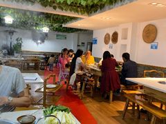 大堂-乙丙丁正宗昭通天麻火腿鸡(总店)
