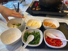 -鲜入围煮花胶鸡海鲜火锅