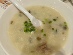 皮蛋瘦肉粥-稻香酒家·33年老字号·港式粤菜(富邦中心店)