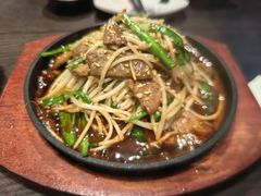 铁板牛肝炒韭菜豆芽-九州酒场ひこぞう(2号店)