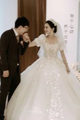 -莫小姐婚纱