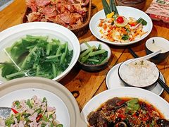 -老滇山寨•云南特色菜•地方菜•民族风情歌舞表演(金碧店)