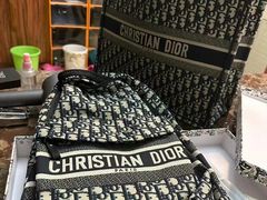 -小飞侠奢侈品回收 寄卖 养护(宝山宝龙广场店)