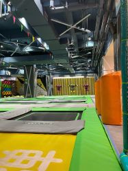 -反弹蹦床公园·亲子乐园·团建·派对(尚品奥莱店)