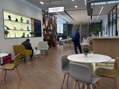 -上海宝信宝马4S店