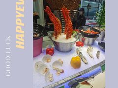 -亚洲国际大酒店·云顶阁旋转自助餐厅