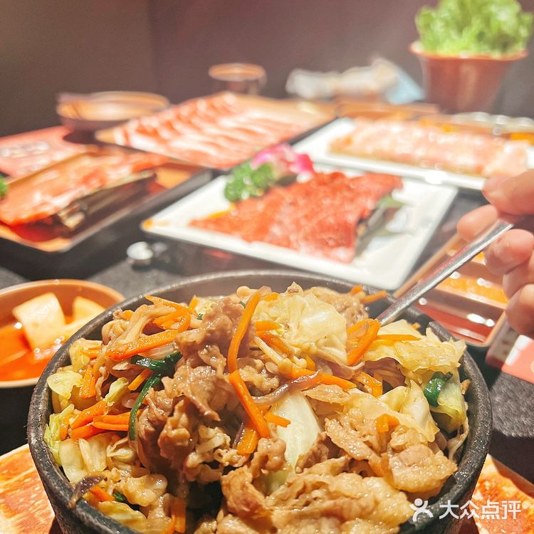 中华广场这个烤肉真好吃，团购套餐还优秀！